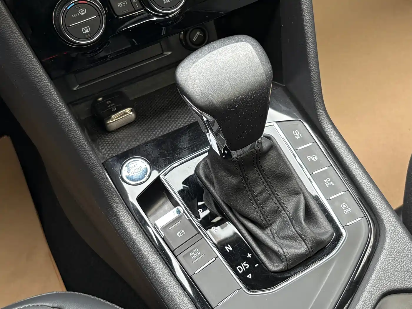 Volkswagen Tiguan L 2021 330TSI Automatic 2WD R-Line Premium фото 12