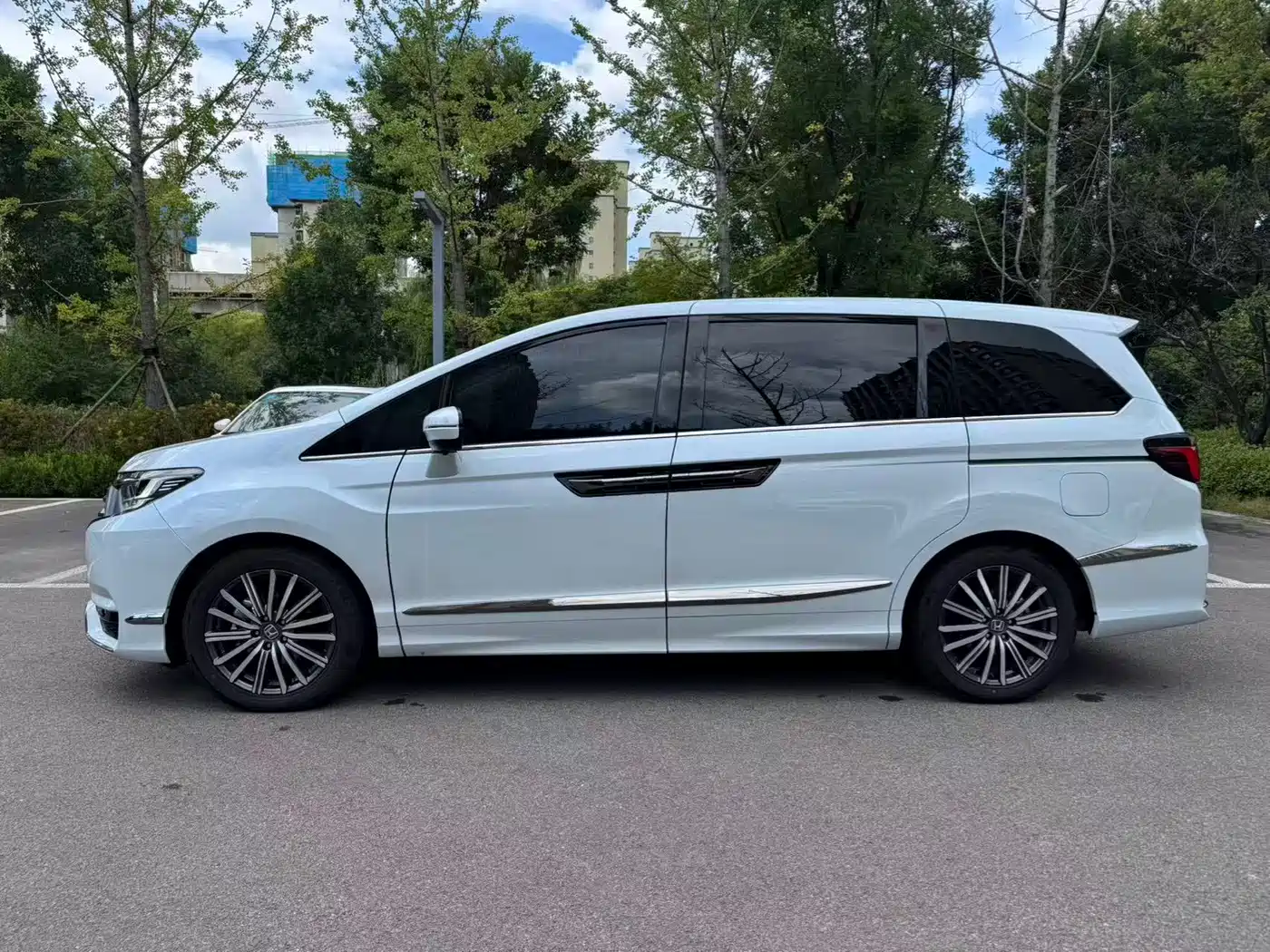 Honda Elysion 2025 2024 2.0L e:HEV Luxury Edition