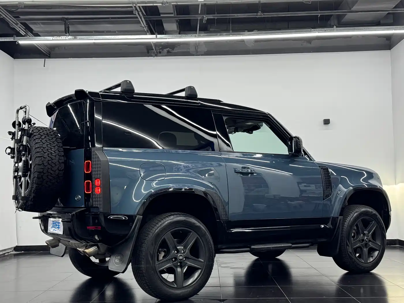 Land Rover Defender 2022 90 2.0T P300 X-DYNAMIC HSE фото 14
