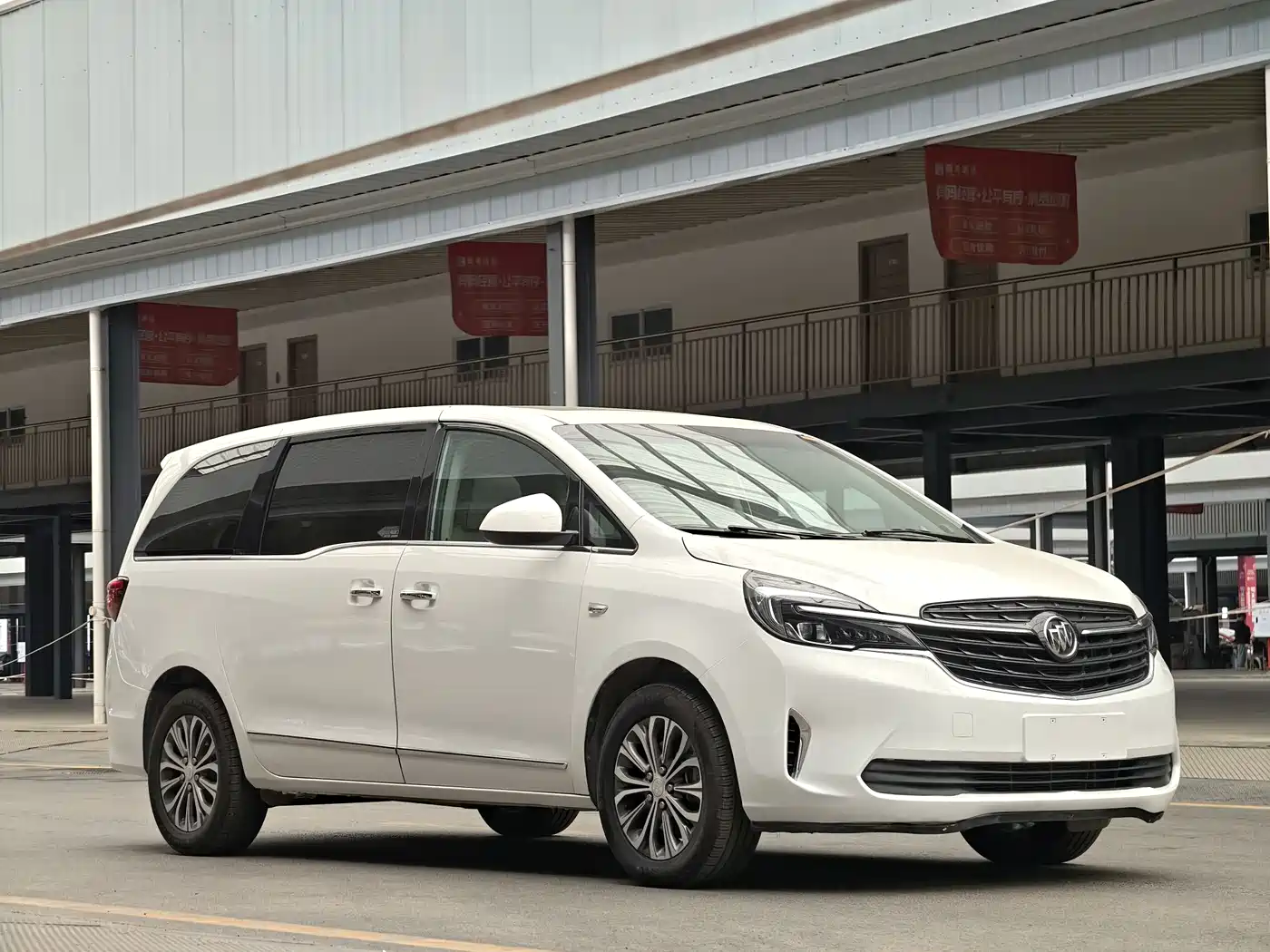 Buick GL8 2021 Land Business Class 652T Luxury фото 3