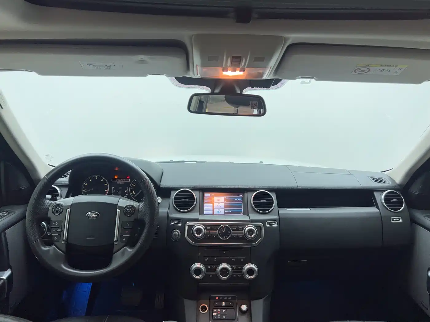 Land Rover Discovery 2014 3.0 SC V6 SE фото 10