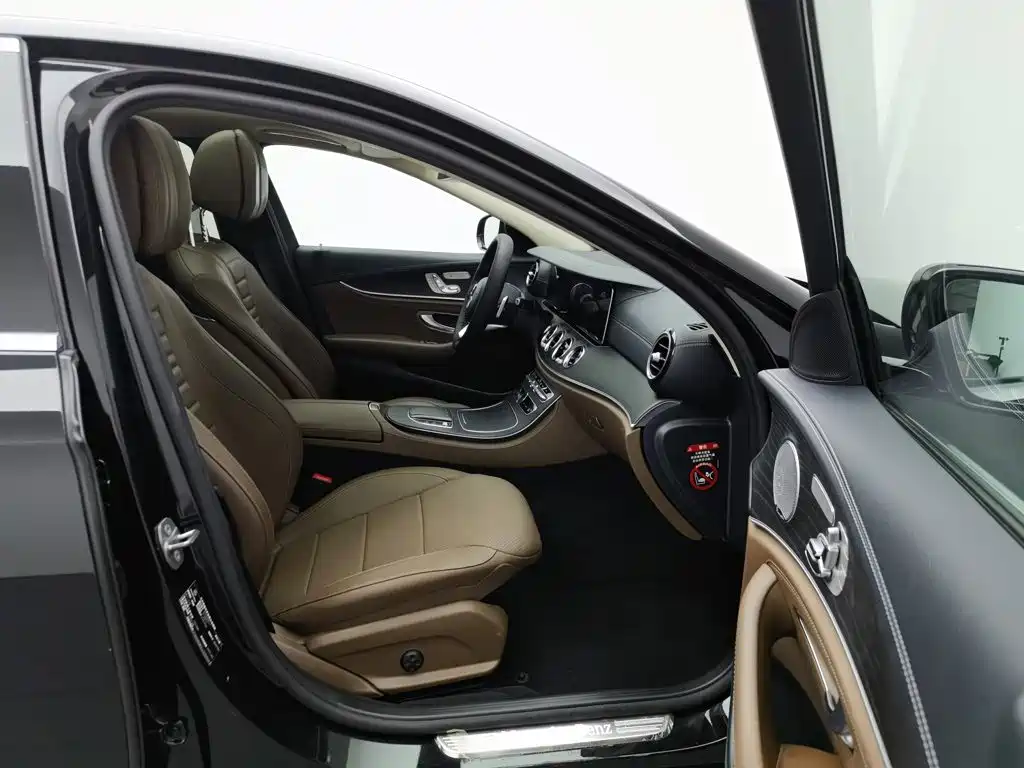 Mercedes-Benz E-Class, миниатюра 23