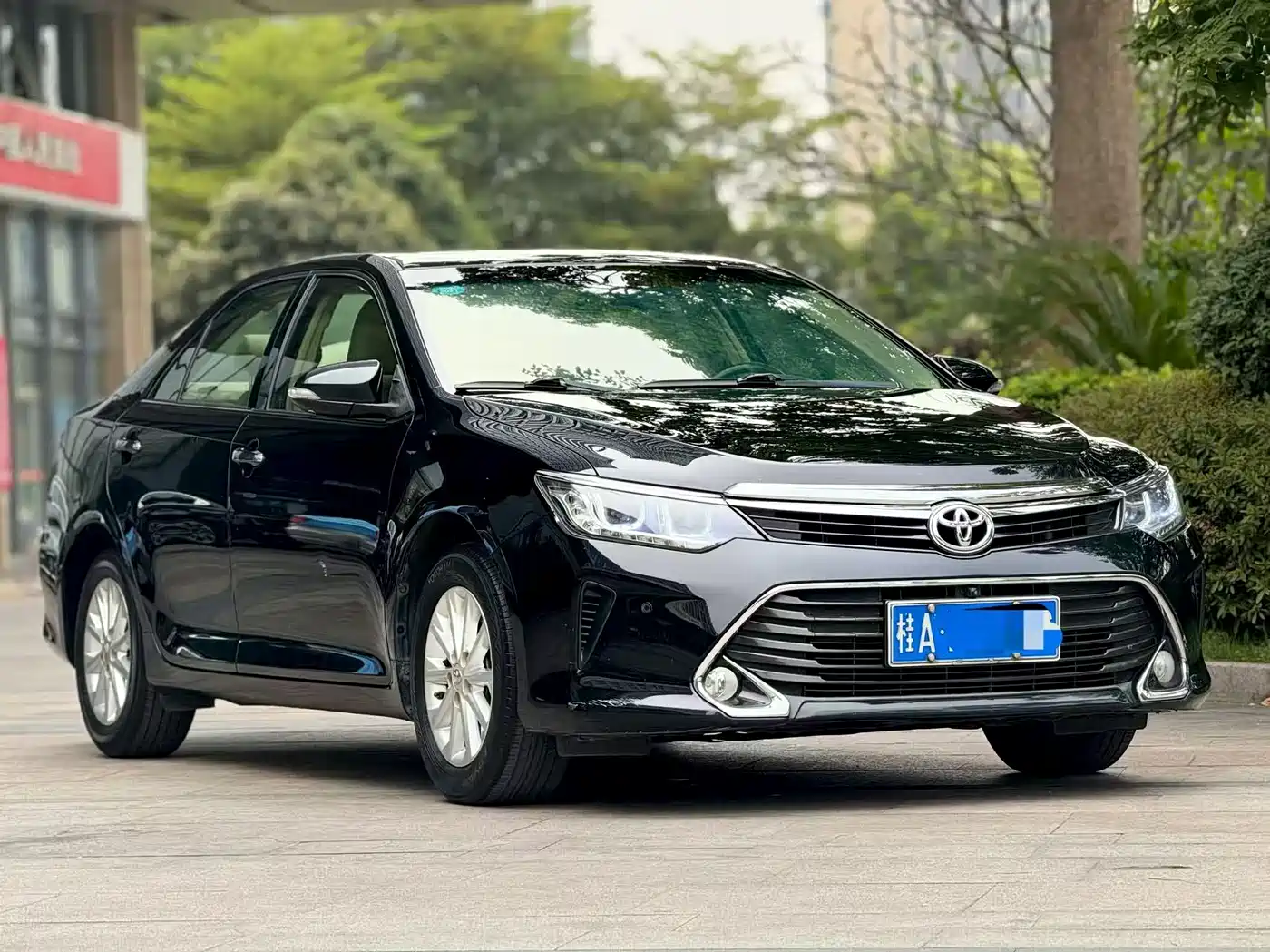 Toyota Camry 2016 2.0G 10th Anniversary Leading Edition фото 3