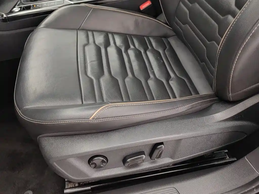 Фото 20 - Volkswagen Passat