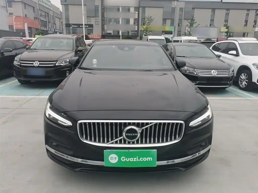 VOLVO S90