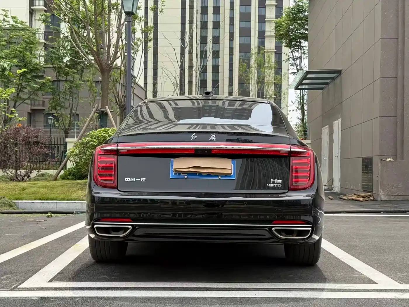 Hongqi H9 2022 2.0T Smart Connect Flag Smooth Edition фото 8