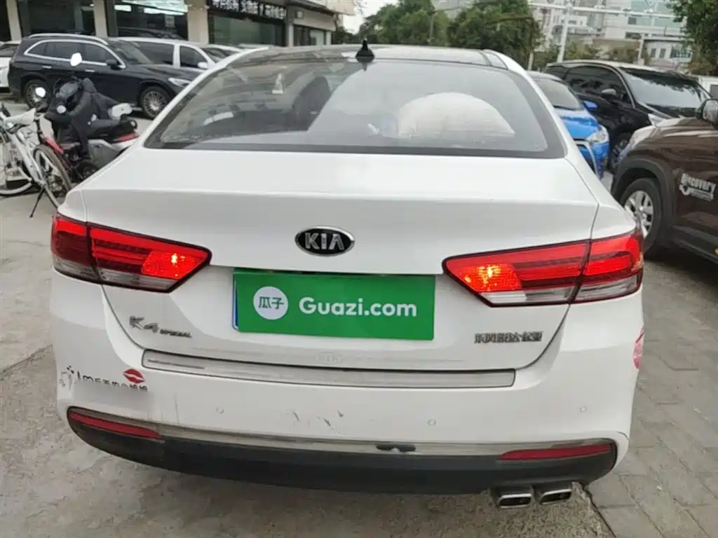 KIA K4