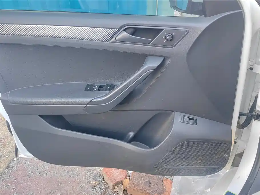 Volkswagen Jetta 2019 Dream Edition 1.5L Manual Fashion фото 7