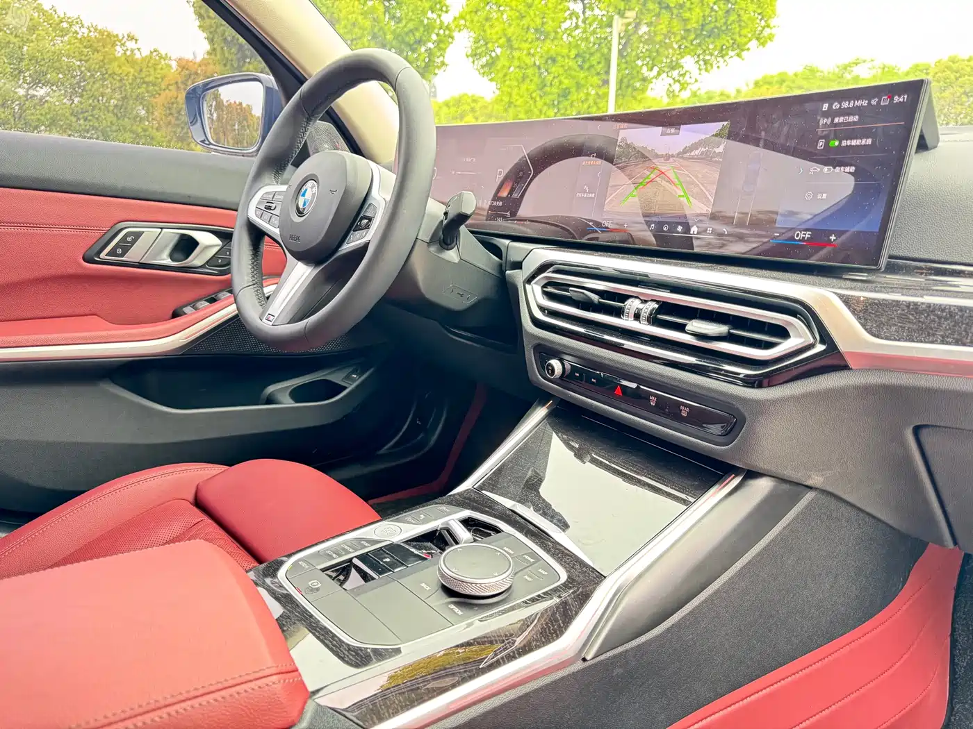 BMW 3 Series 2024 325Li M Sport Package фото 10