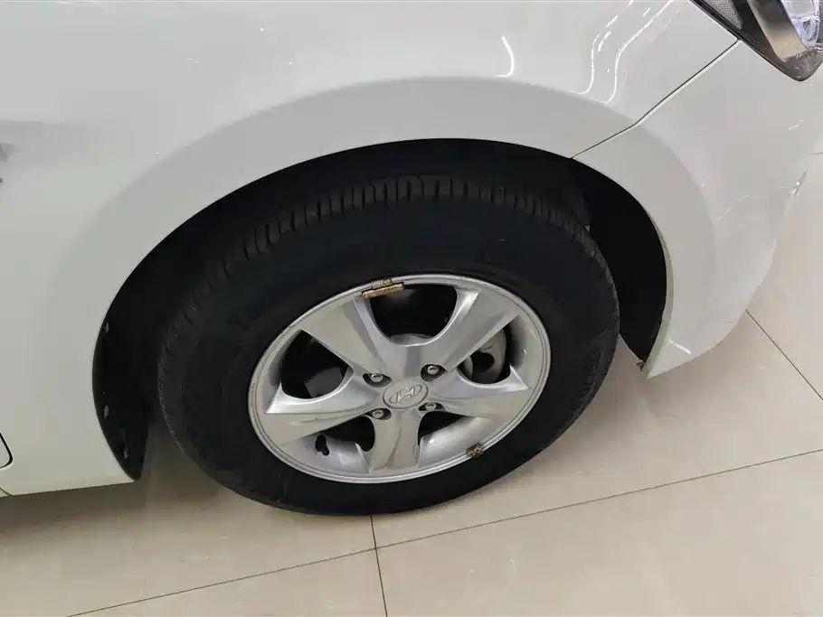 Hyundai Verna 2016 1.4L Automatic Leading GLX фото 6