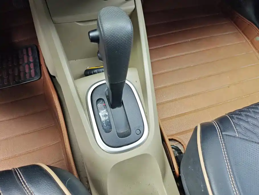 Venucia R50 2014 2013 1.6L Auto Fashion