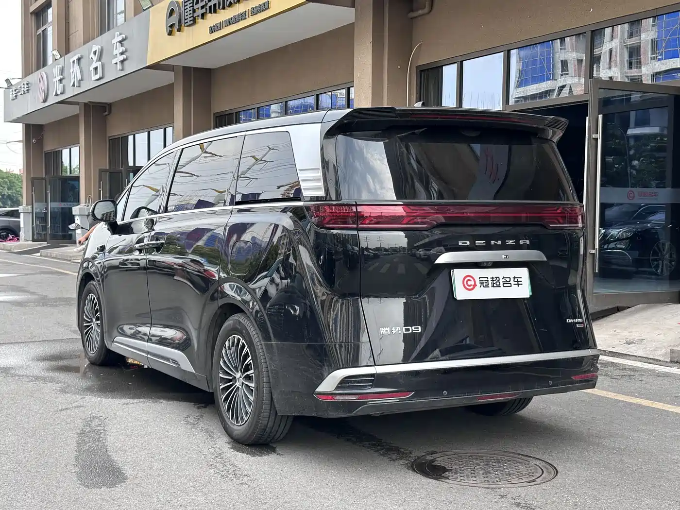 Denza D9 2025 DM-i Smart Drive Edition 1020 AWD Prestige фото 4