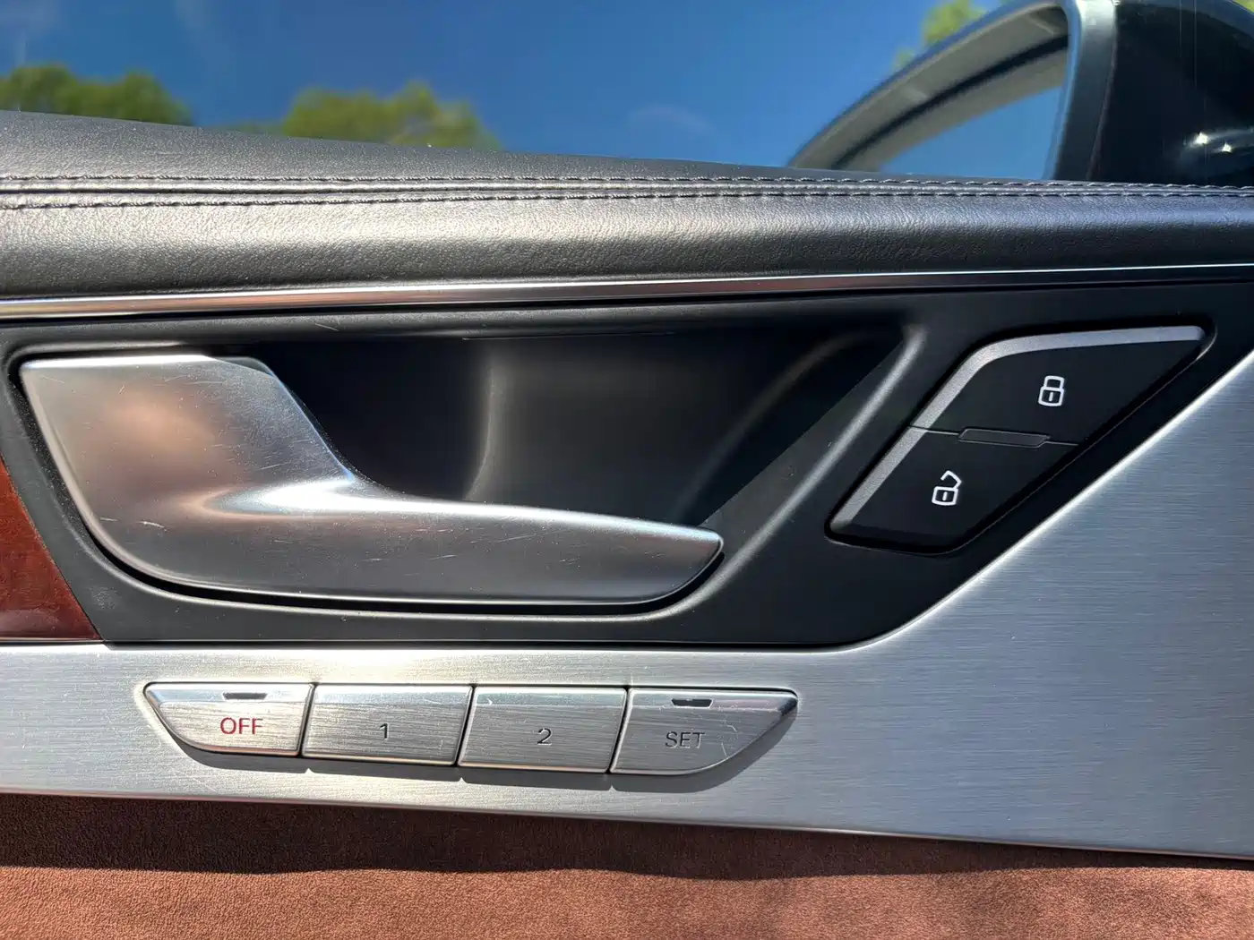 Audi A8 2011 2011 A8L W12 6.3 FSI quattro
