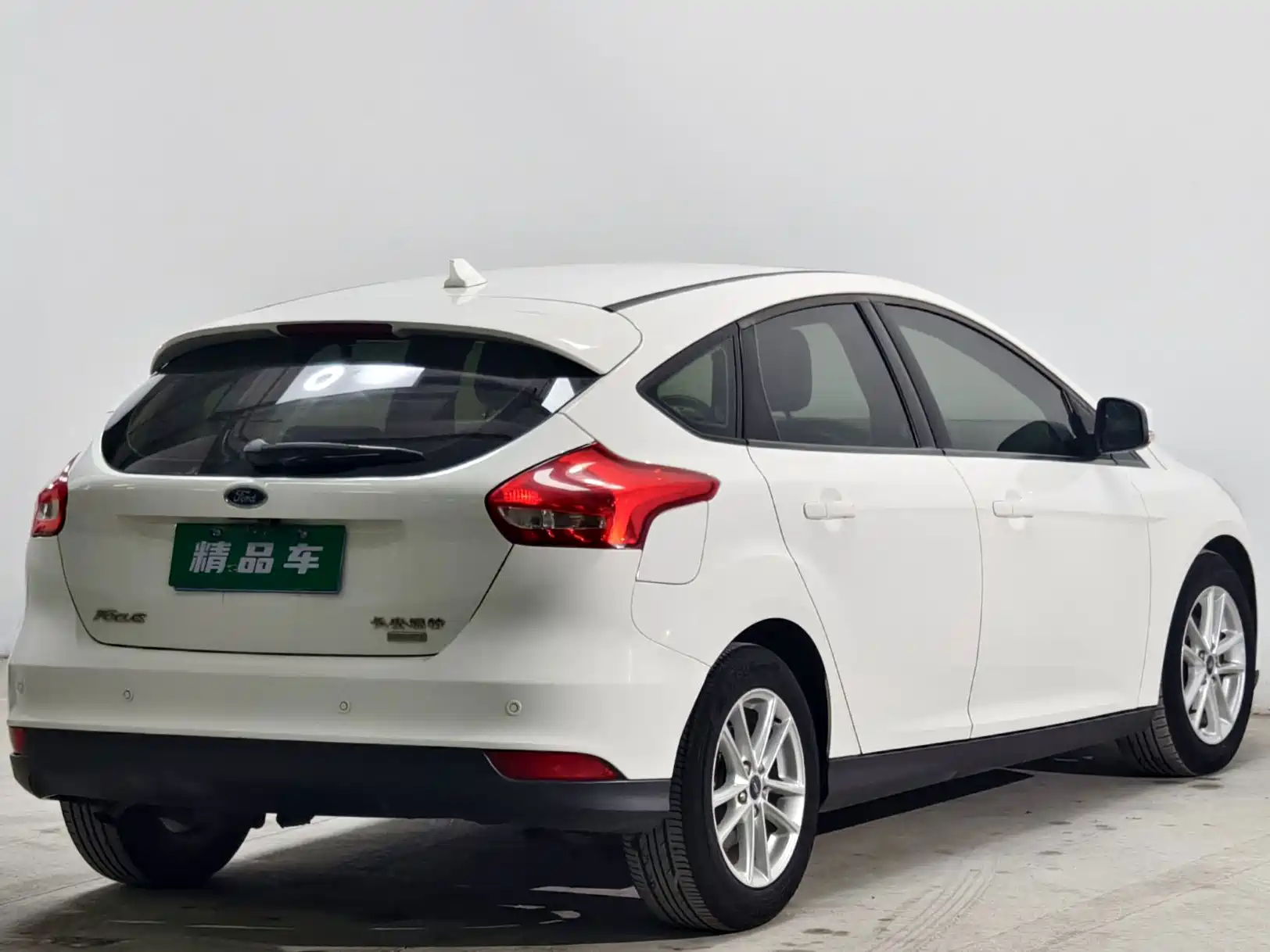 Фото 4 - Ford Focus