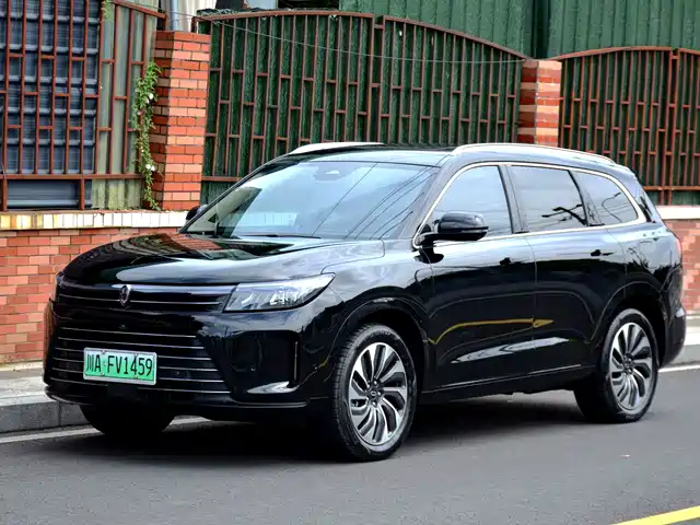 AITO Wenjie AITO M7 2024 1.5T RWD Plus 5-Seater — фото 1