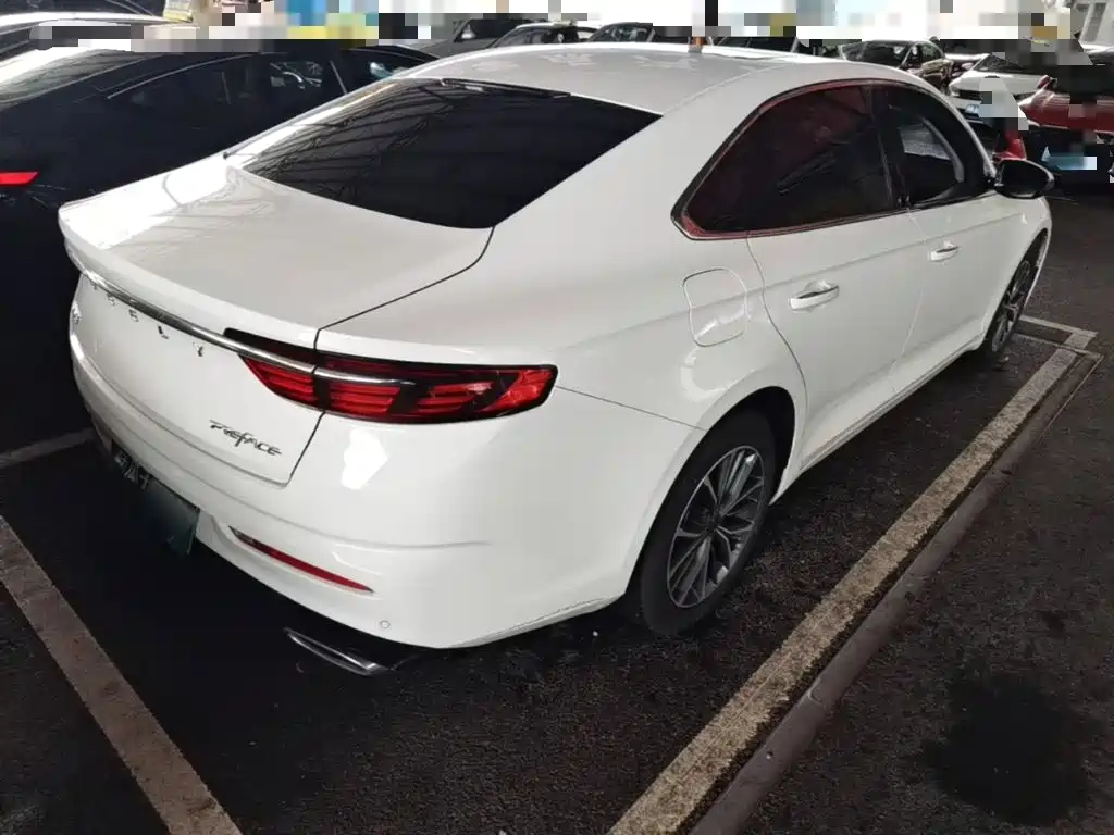 Фото 7 - Geely Preface