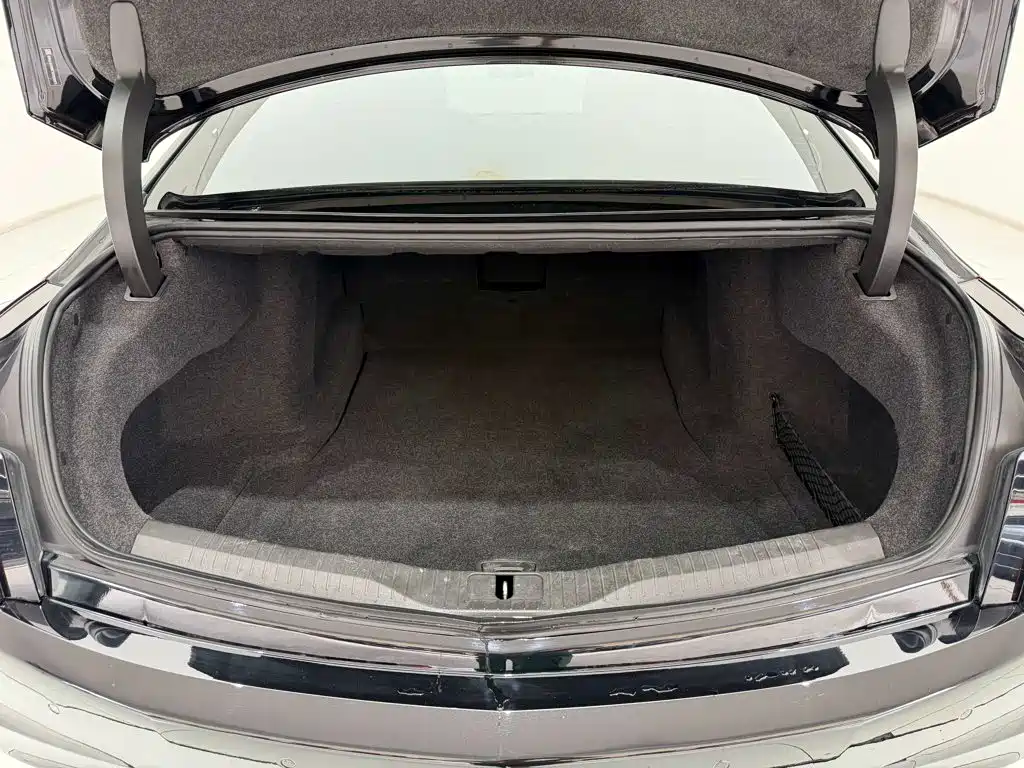 Фото 22 - Cadillac CT6