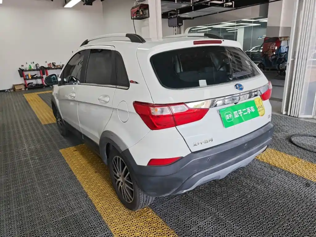 BAIC Changhe Q25 2016 2016 1.5L Automatic Le Hui Edition