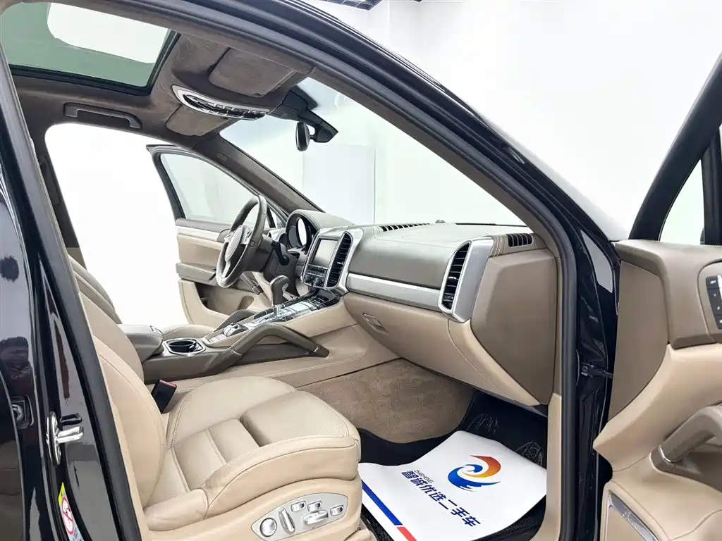 Porsche Cayenne 2011 Cayenne Turbo 4.8T фото 8