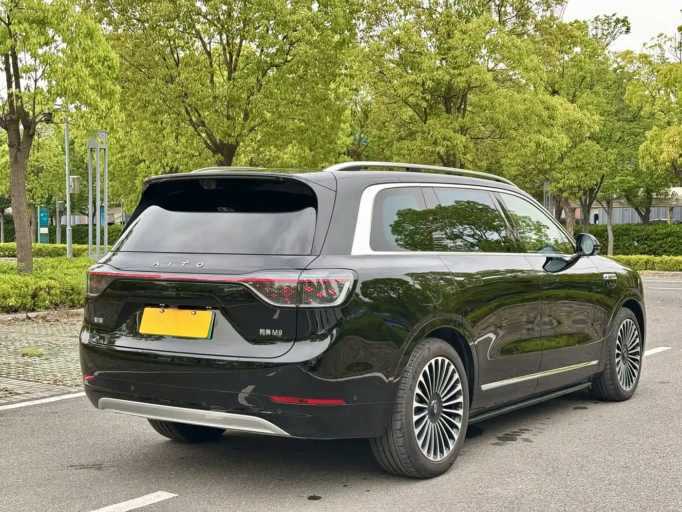 AITO Wenjie AITO M9 2025 Extended Range Ultra 52kWh 6-Seater фото 10