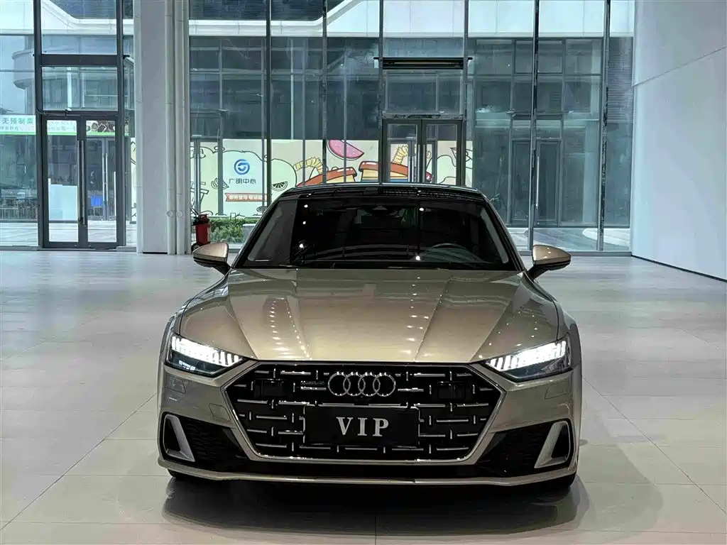 Photo 2 - Audi A7L