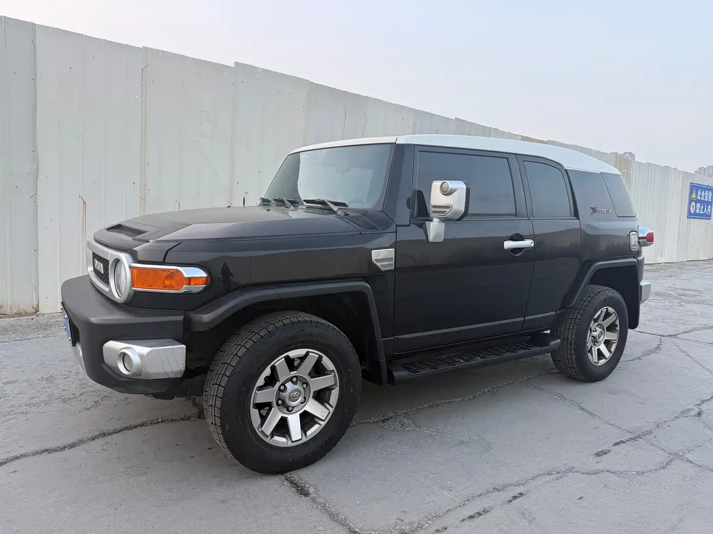 Toyota FJ Cruiser 2013 4.0L фото 3