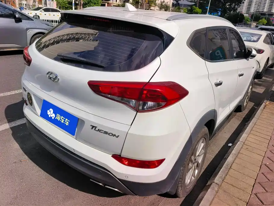 Hyundai Tucson 2015 1.6T Dual Clutch 2WD Smart фото 3