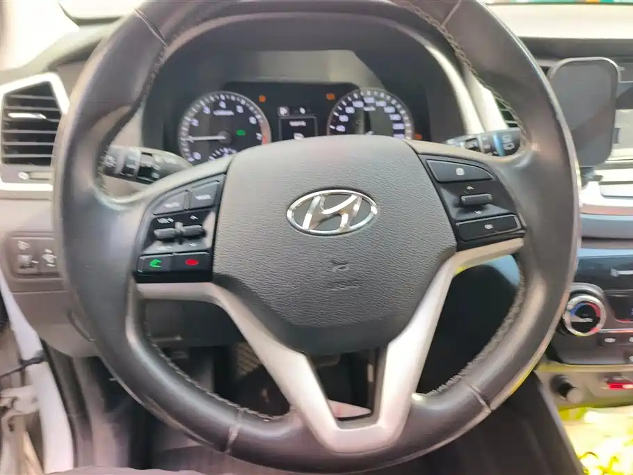 Hyundai Tucson 2015 1.6T Dual Clutch 2WD Smart фото 15
