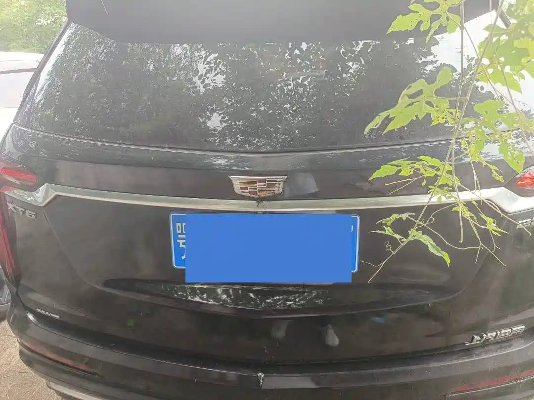 CADILLAC XT6