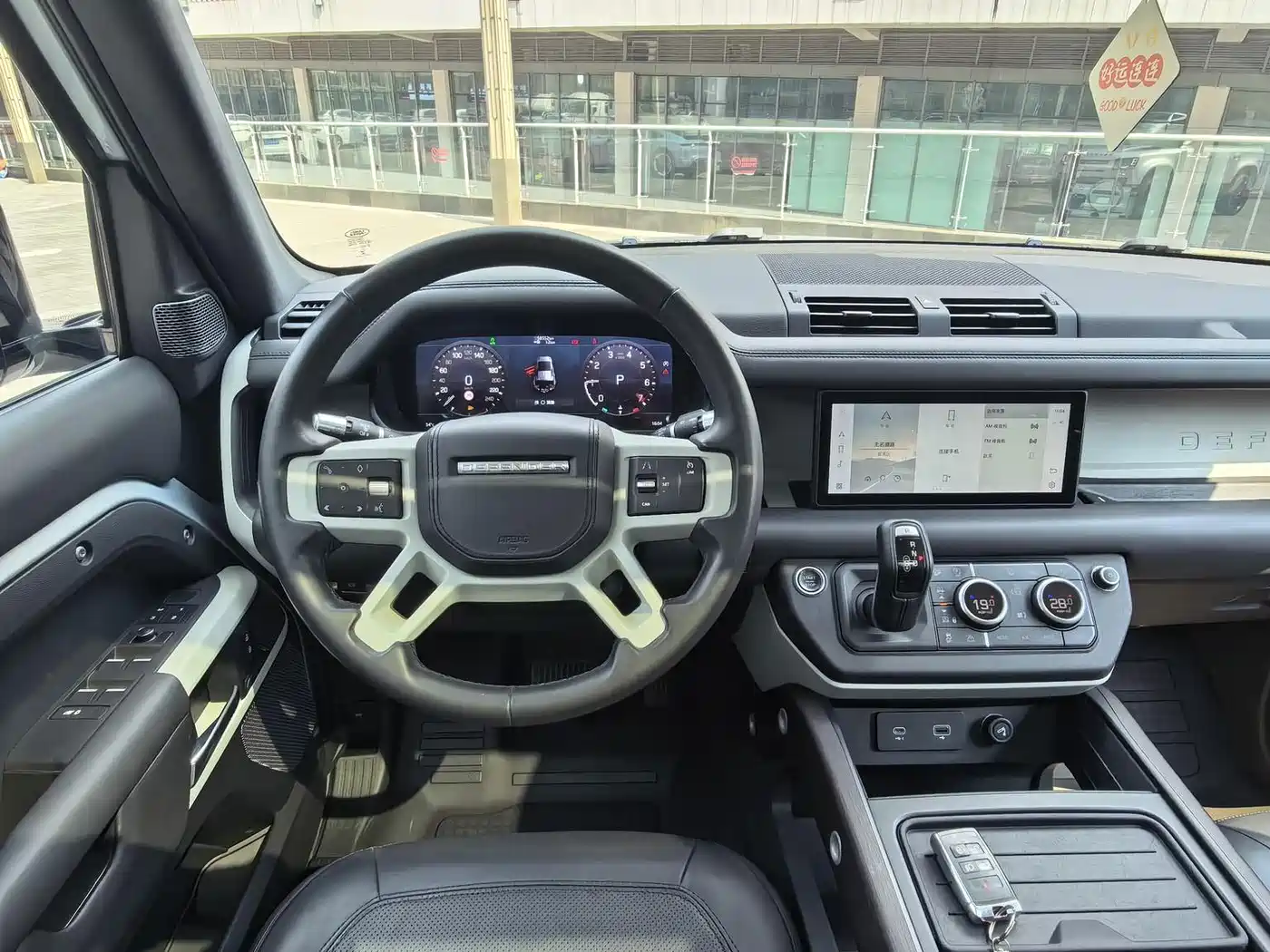 Фото 8 - Land Rover Defender