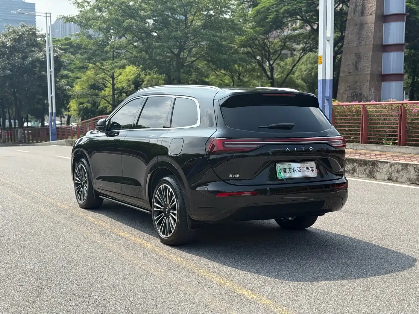 AITO Wenjie AITO M7 2024 1.5T RWD Plus 5-Seater фото 19