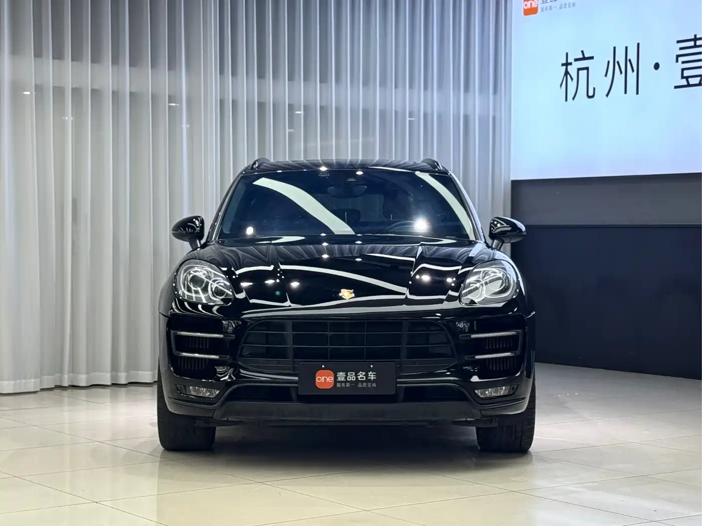 Porsche Macan 2016 Macan Turbo 3.6T фото 2