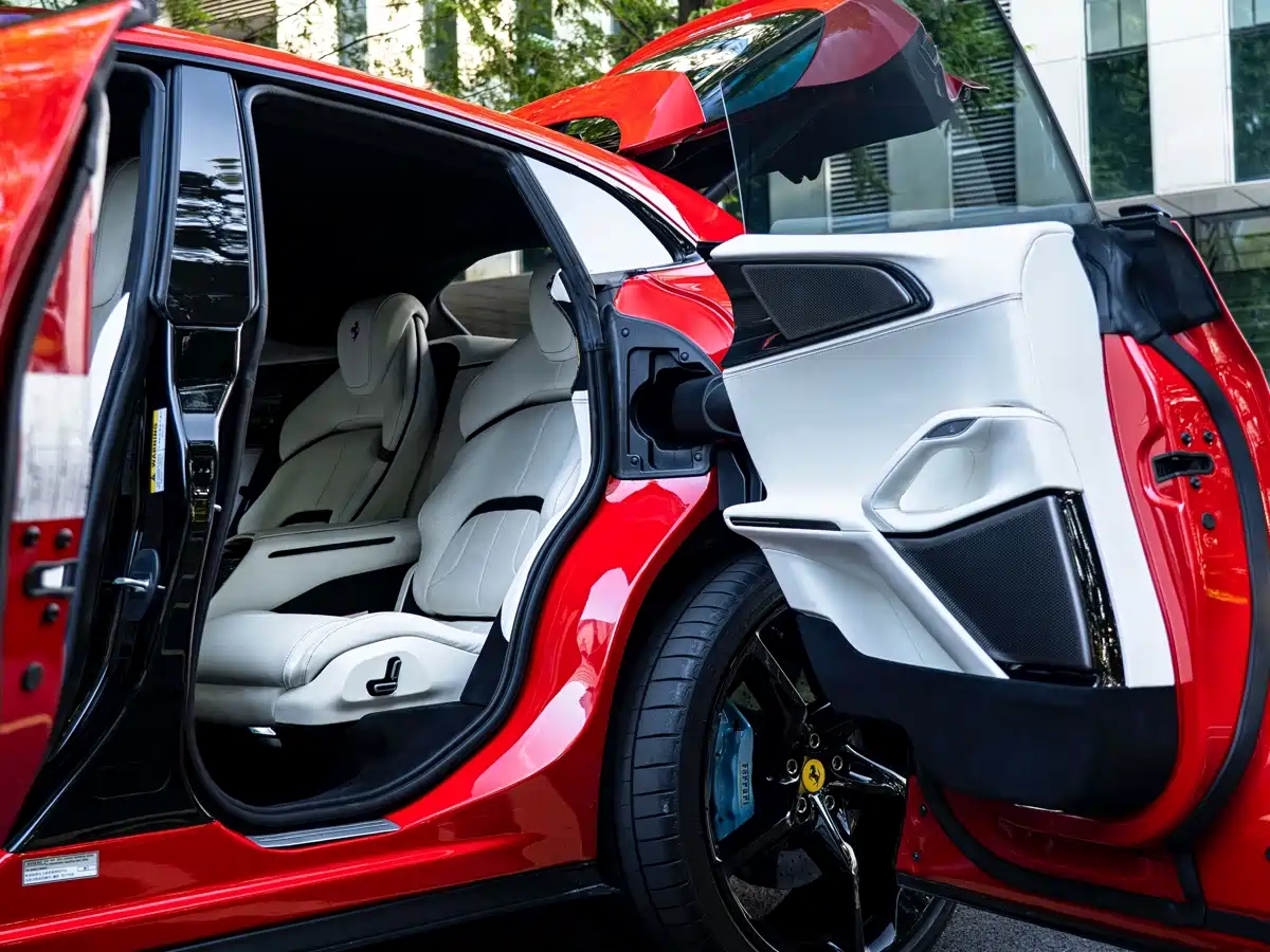 Ferrari Purosangue 2024 2023 6.5L V12