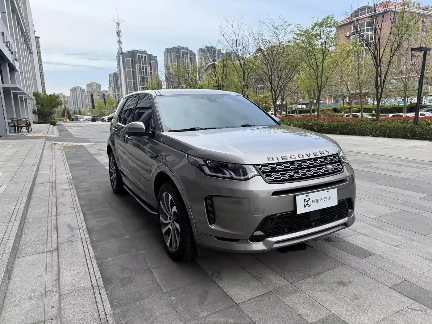 Land Rover Discovery Sport 2021 249PS R-Dynamic HSE Luxury Custom Edition фото 2