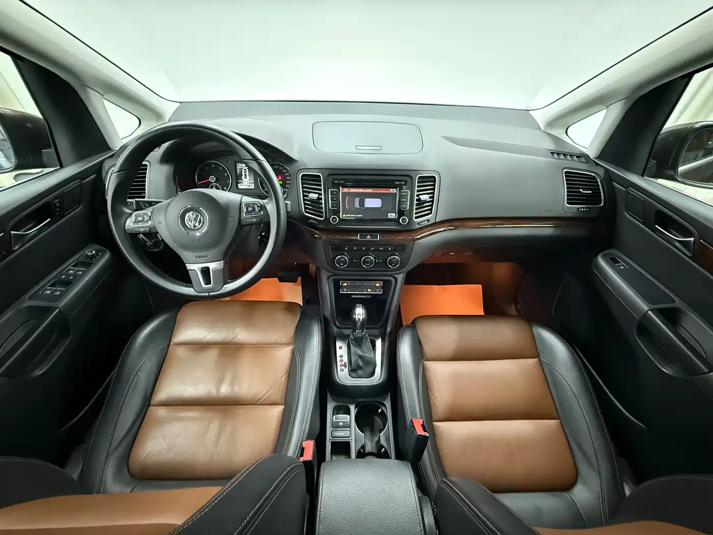 Volkswagen Sharan 2013 1.8TSI Comfort фото 7