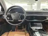 Photo 12 - Audi A8