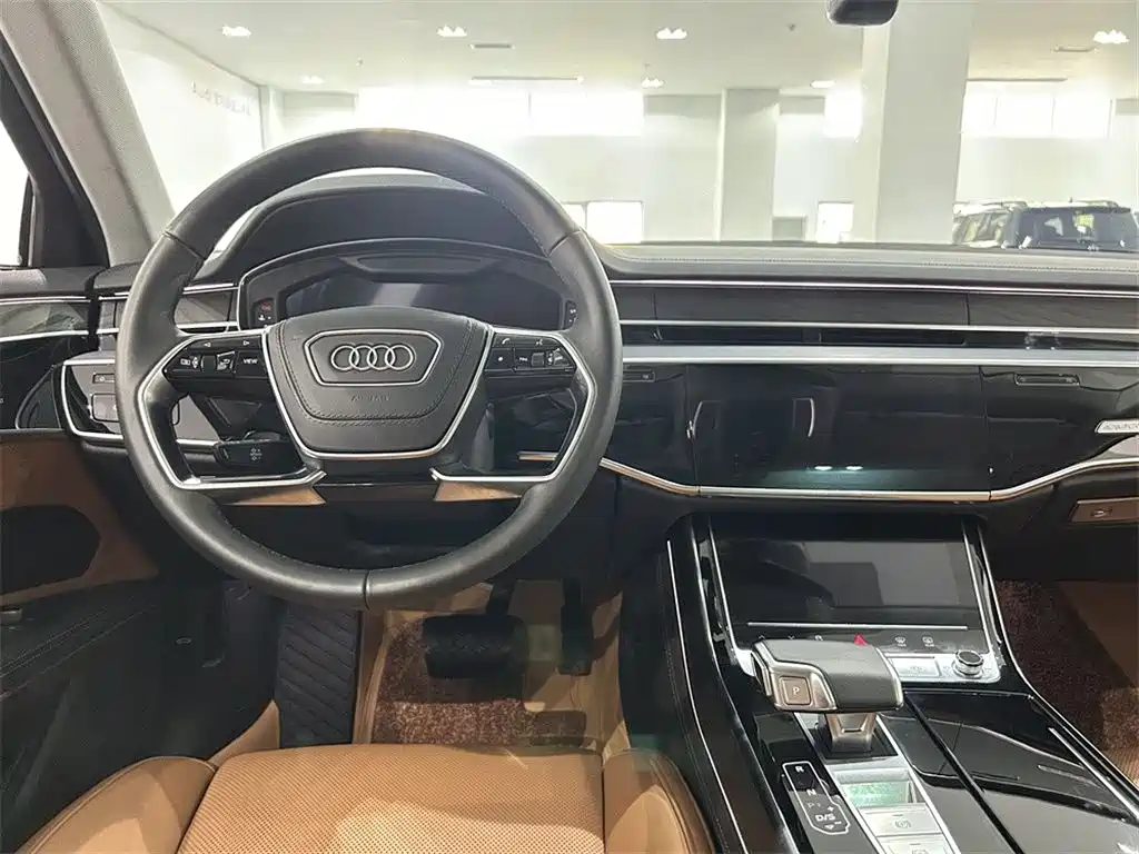 Photo 12 - Audi A8