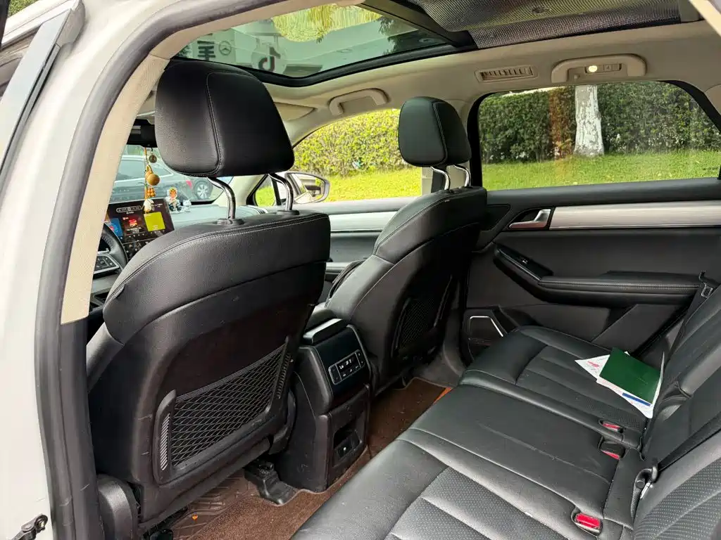 BYD Tang 2019 2018 2.0T Automatic Smart Connection Honor Edition 7-Seater China V
