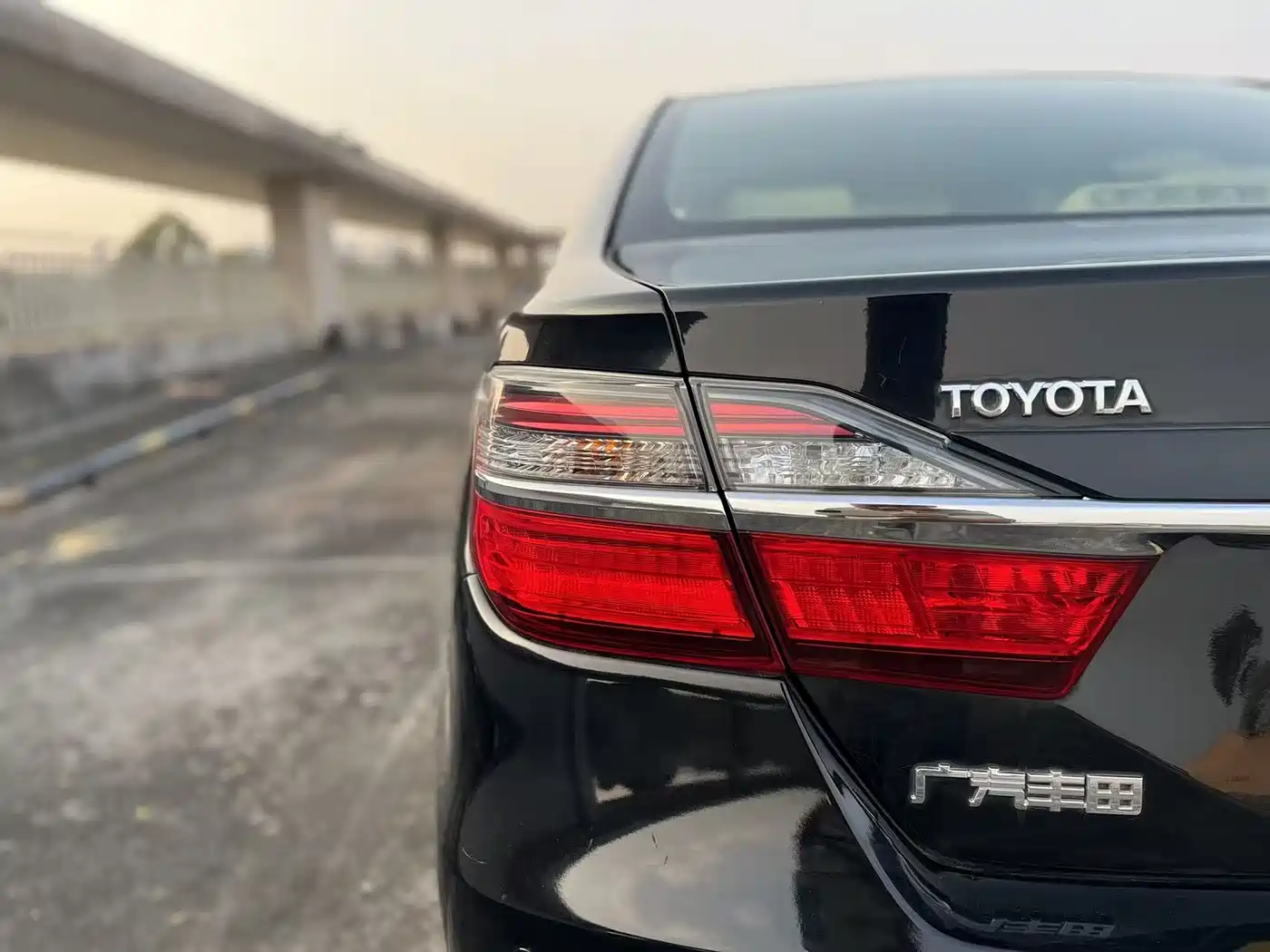 Toyota Camry 2015 2.0G Leading Edition фото 16