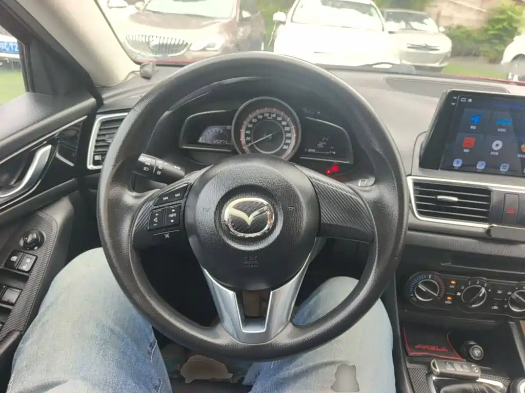 صورة 11 - Mazda Mazda 3
