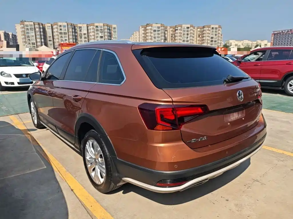 Volkswagen C-TREK 2017 2017 230TSI Manual Comfort