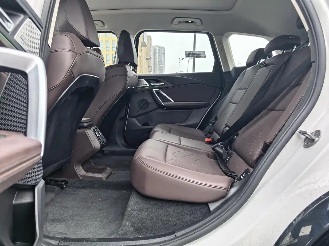 BMW iX1 2023 xDrive30L X Design Package фото 18