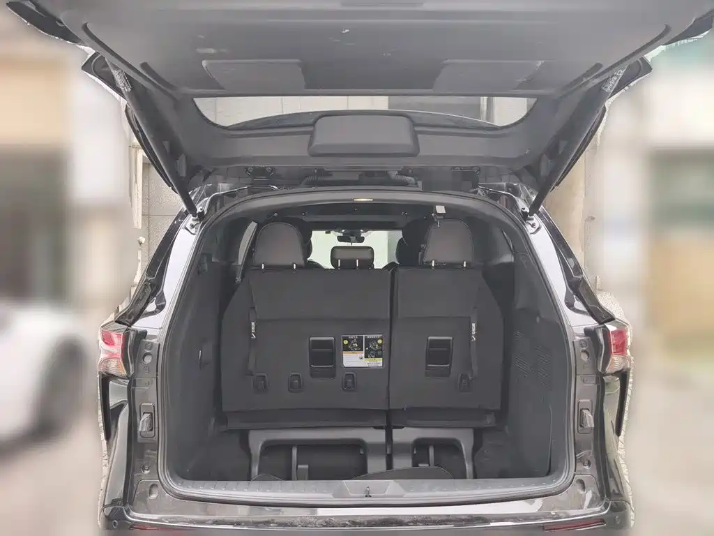 Toyota Sienna 2025 2024 2.5L Hybrid 4WD Premium Edition