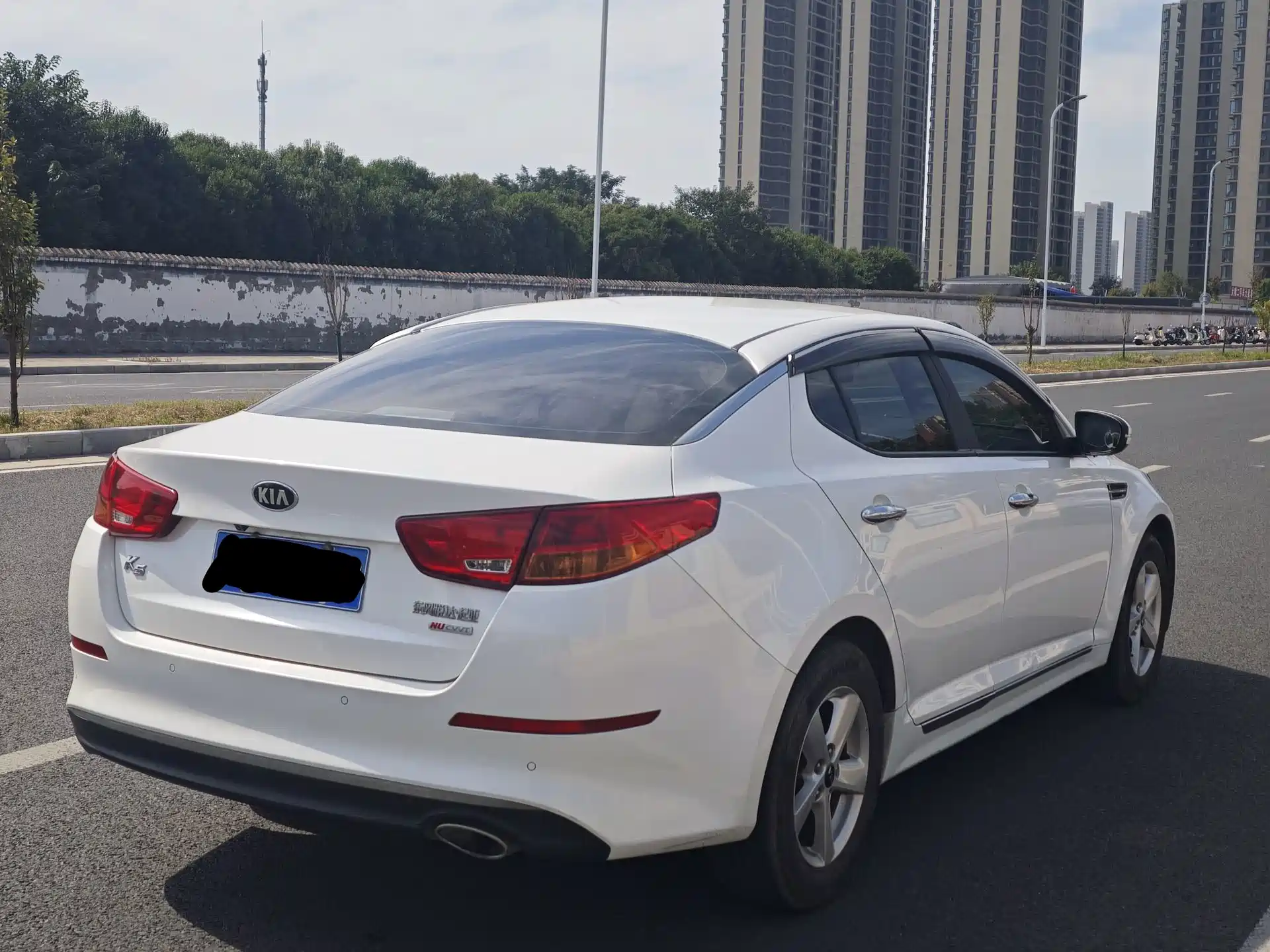 Photo 13 - Kia K5