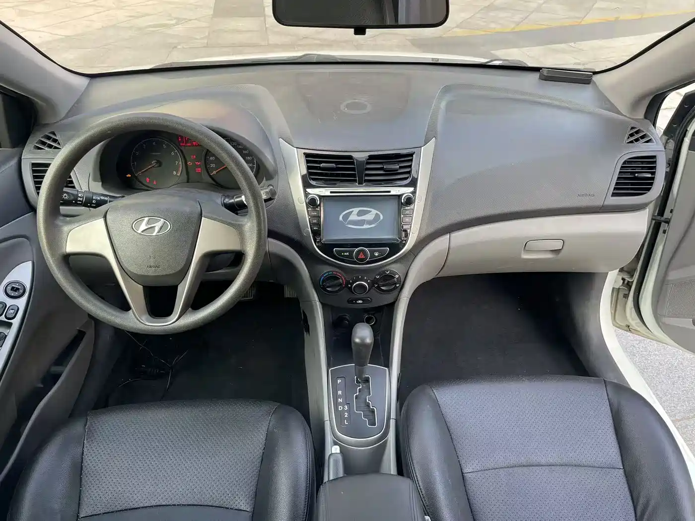 Hyundai Verna 2014 1.4L Automatic Smart GLS фото 13