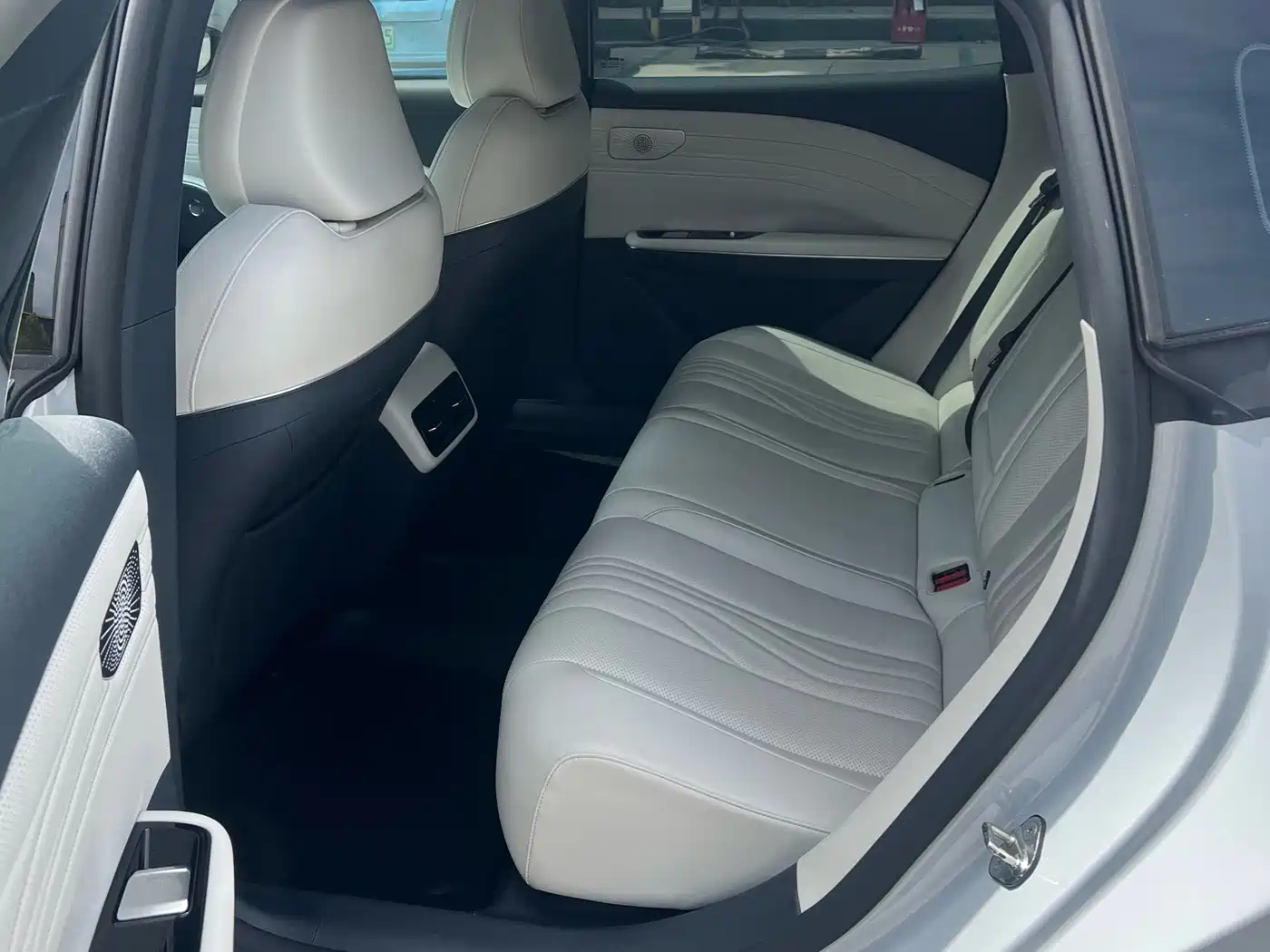 Geely Galaxy Galaxy E8 2024 2024 550km RWD MAX