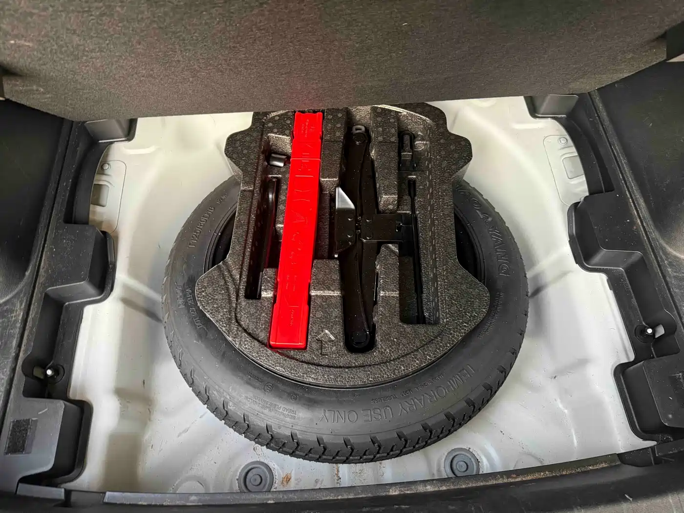 GEELY AUTOMOBILE BINYUE