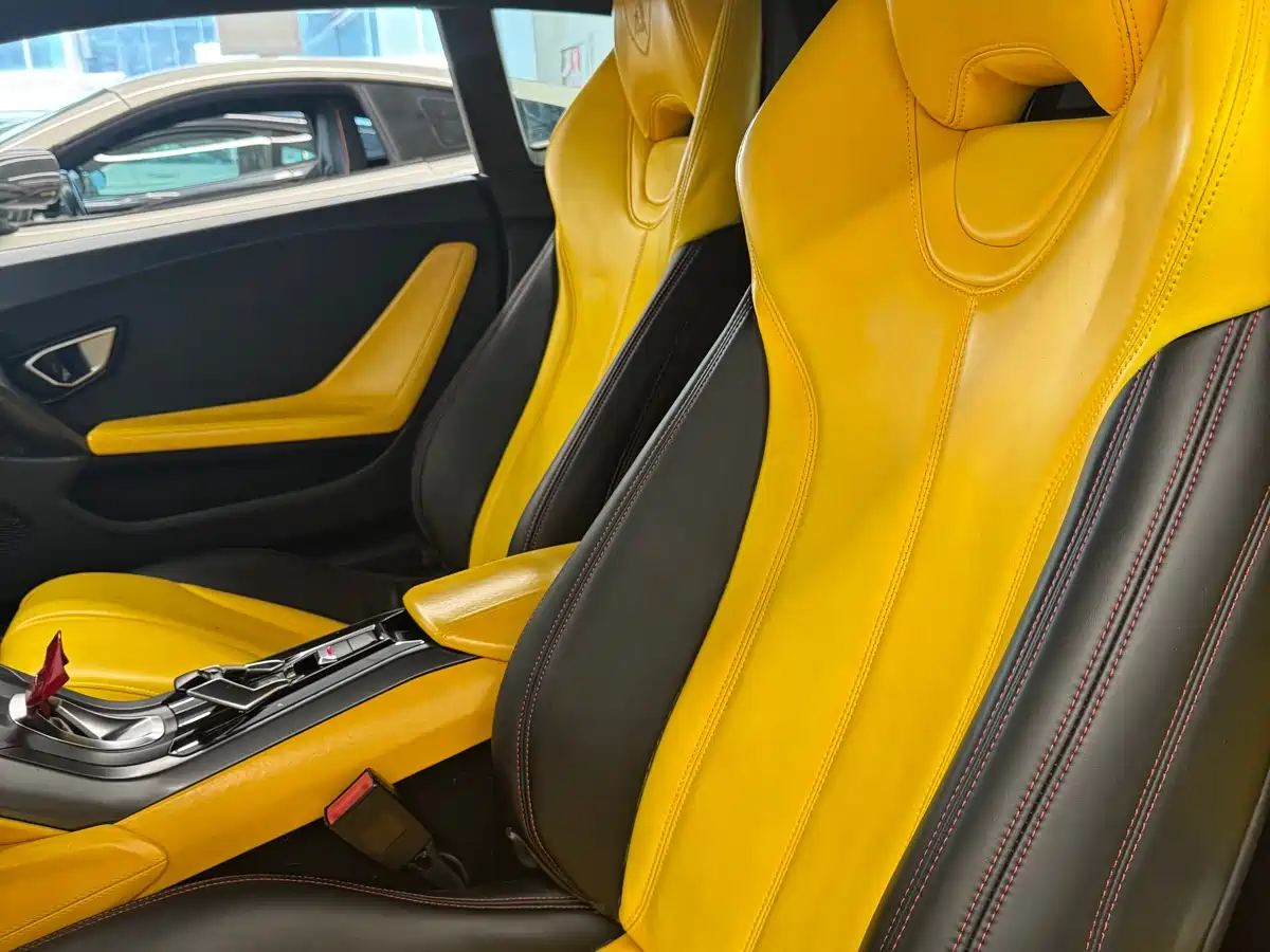 LAMBORGHINI HURACÁN