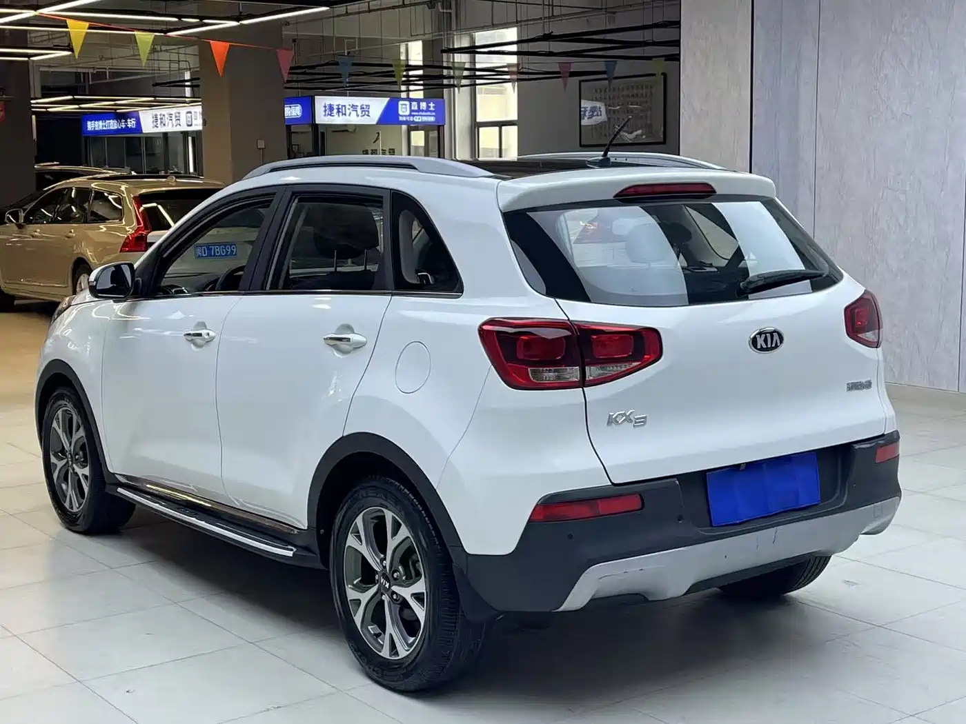 Kia KX3 Smart Run 2015 1.6L Automatic 2WD DLX фото 8