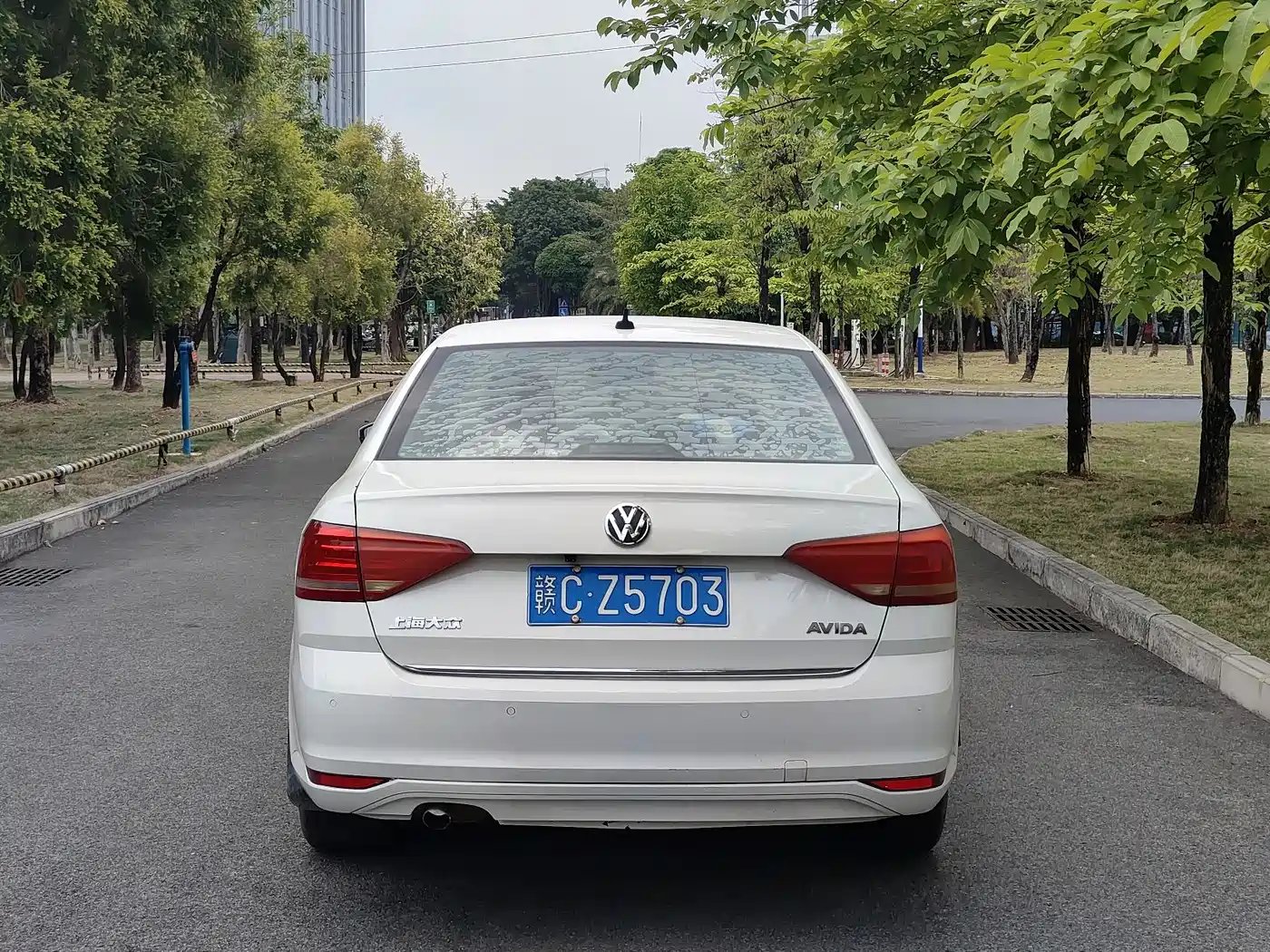 Volkswagen Lavida 2017 1.6L Automatic Comfort Edition фото 5